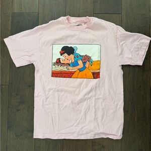 Disney Snow White Kiss Graphic Tee Pink Salem7 Cotton T-Shirt Size M